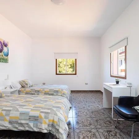 Сasa de vacaciones Charming House