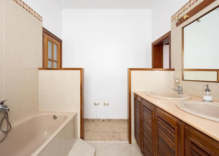 בית נופש Charming House