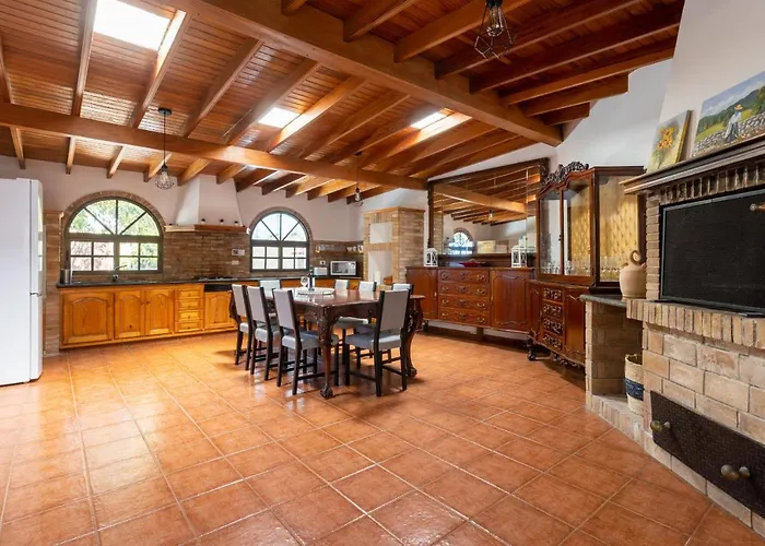 Charming House * Тегесте